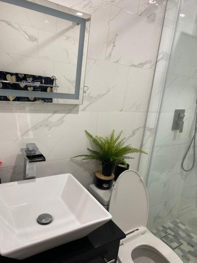 Beautiful House 7 Min From Miami Airport W Free Parkingアパートメント エクステリア 写真