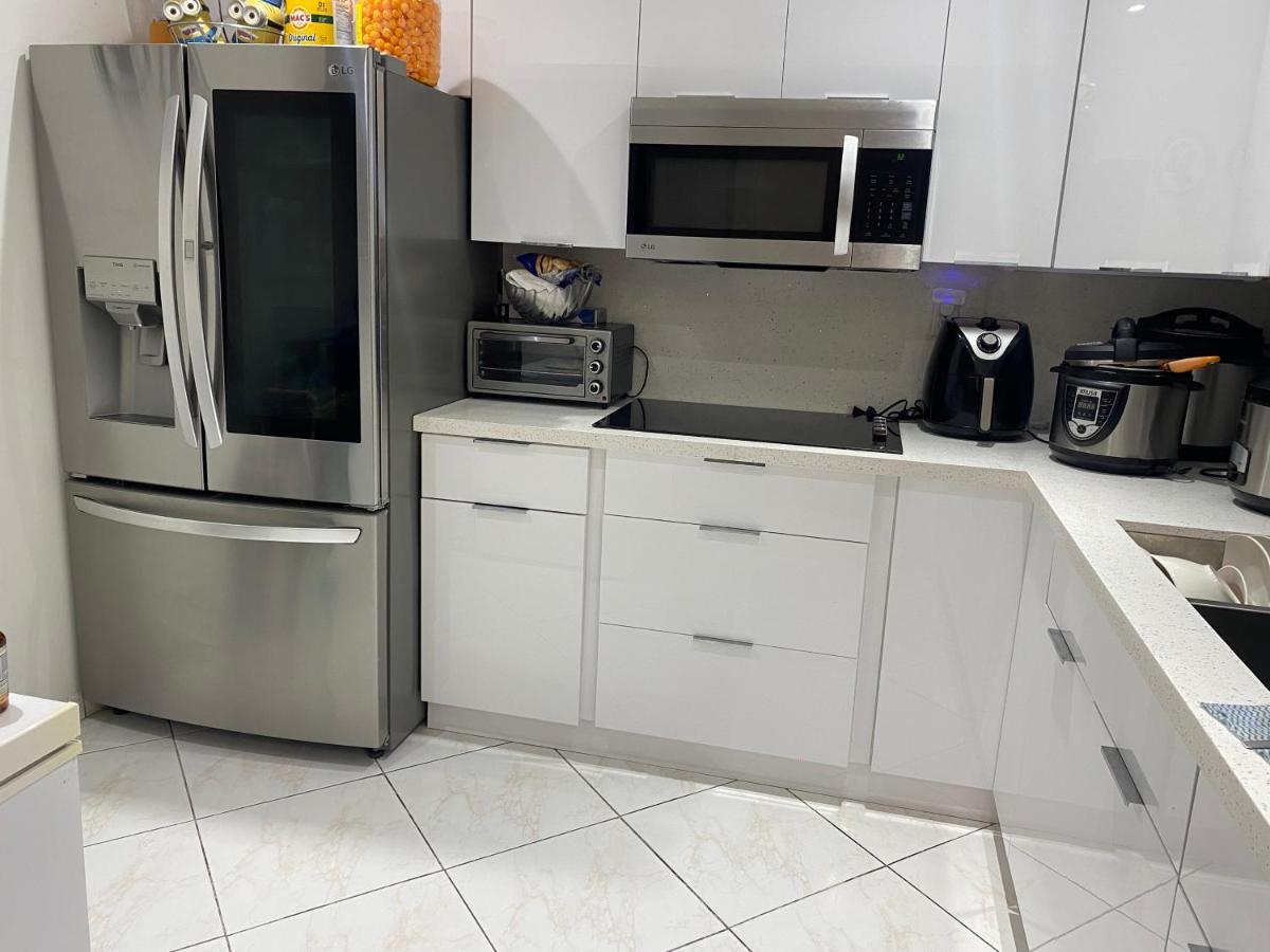 Beautiful House 7 Min From Miami Airport W Free Parkingアパートメント エクステリア 写真