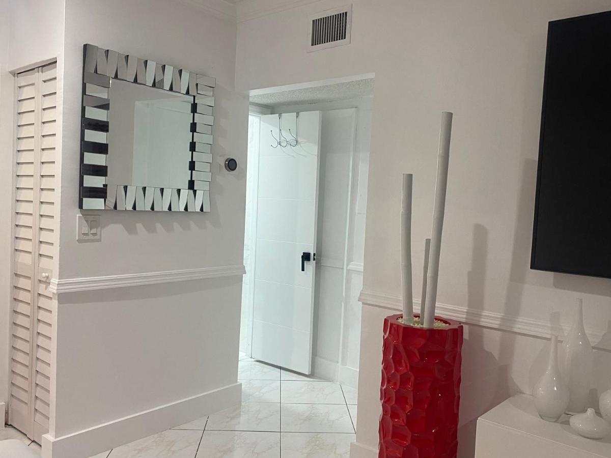 Beautiful House 7 Min From Miami Airport W Free Parkingアパートメント エクステリア 写真