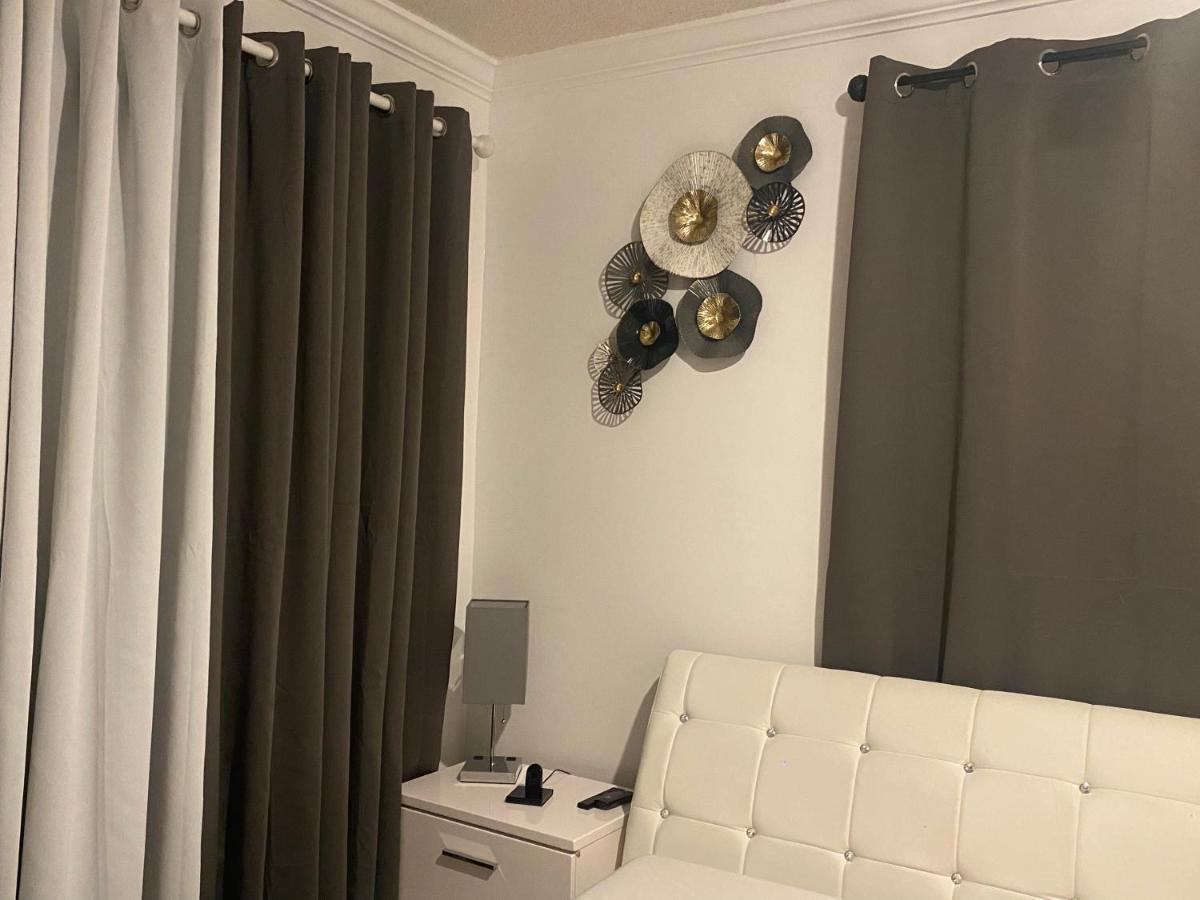 Beautiful House 7 Min From Miami Airport W Free Parkingアパートメント エクステリア 写真