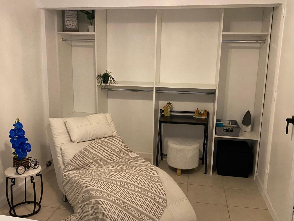 Beautiful House 7 Min From Miami Airport W Free Parkingアパートメント エクステリア 写真
