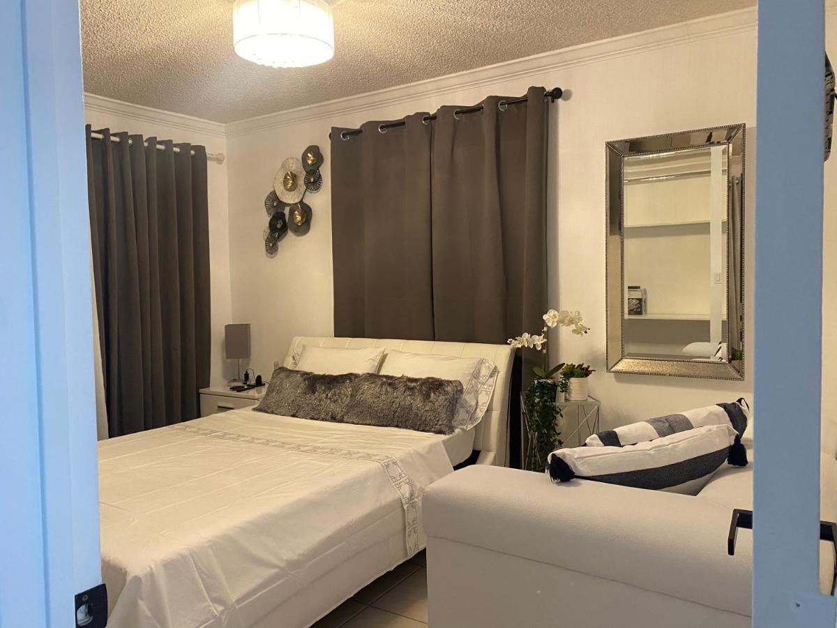 Beautiful House 7 Min From Miami Airport W Free Parkingアパートメント エクステリア 写真