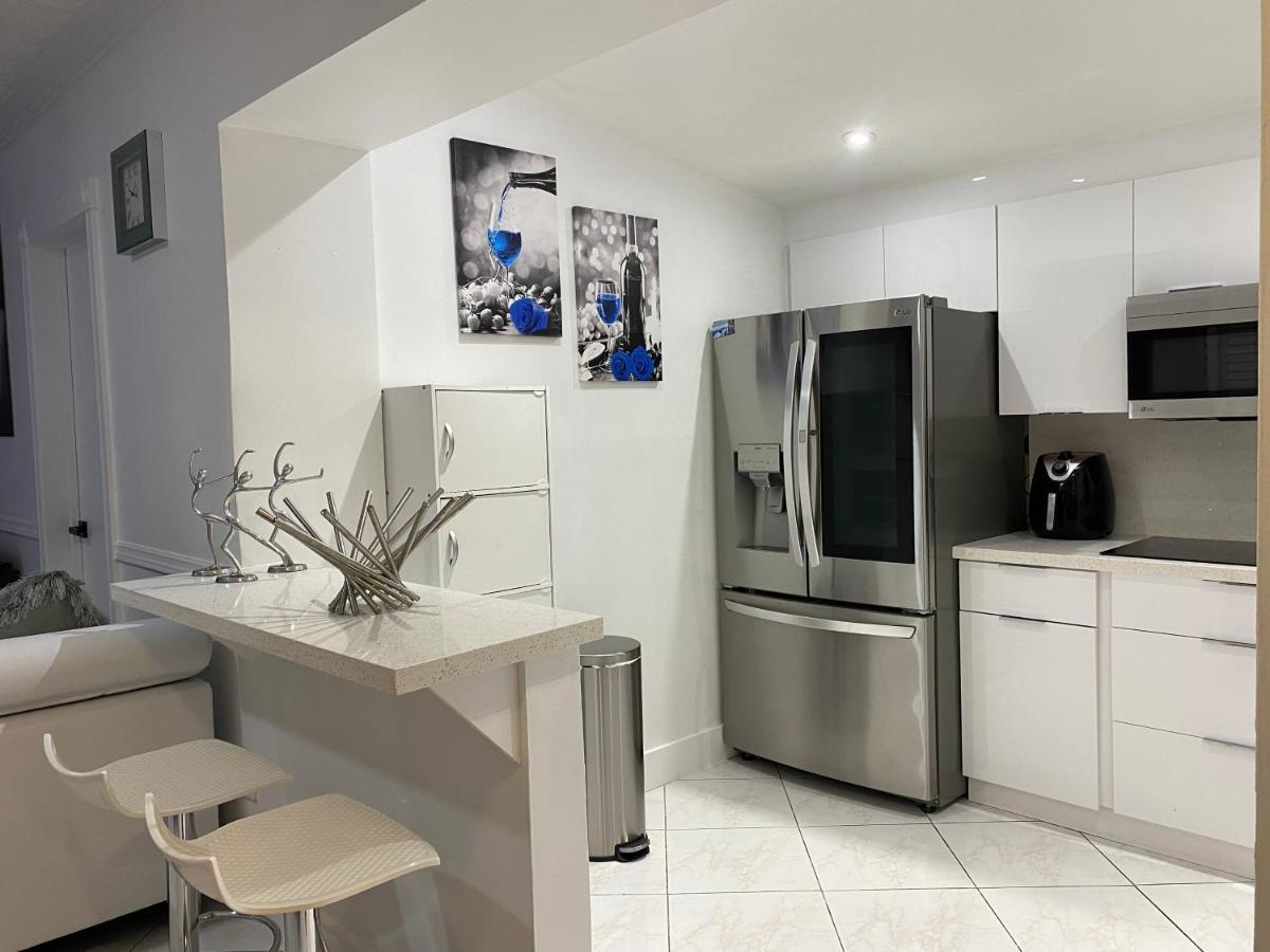 Beautiful House 7 Min From Miami Airport W Free Parkingアパートメント エクステリア 写真